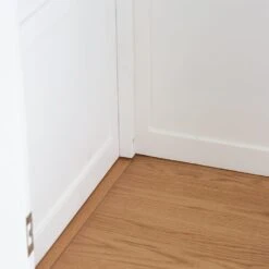 Hampshire White Painted Oak 3 Door Wardrobe With Mirror -Furniture Sale Shop img 3865